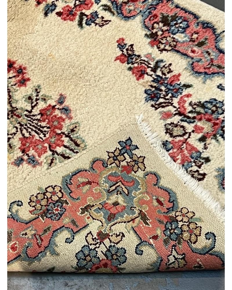 Ghashghaie Wool view 4