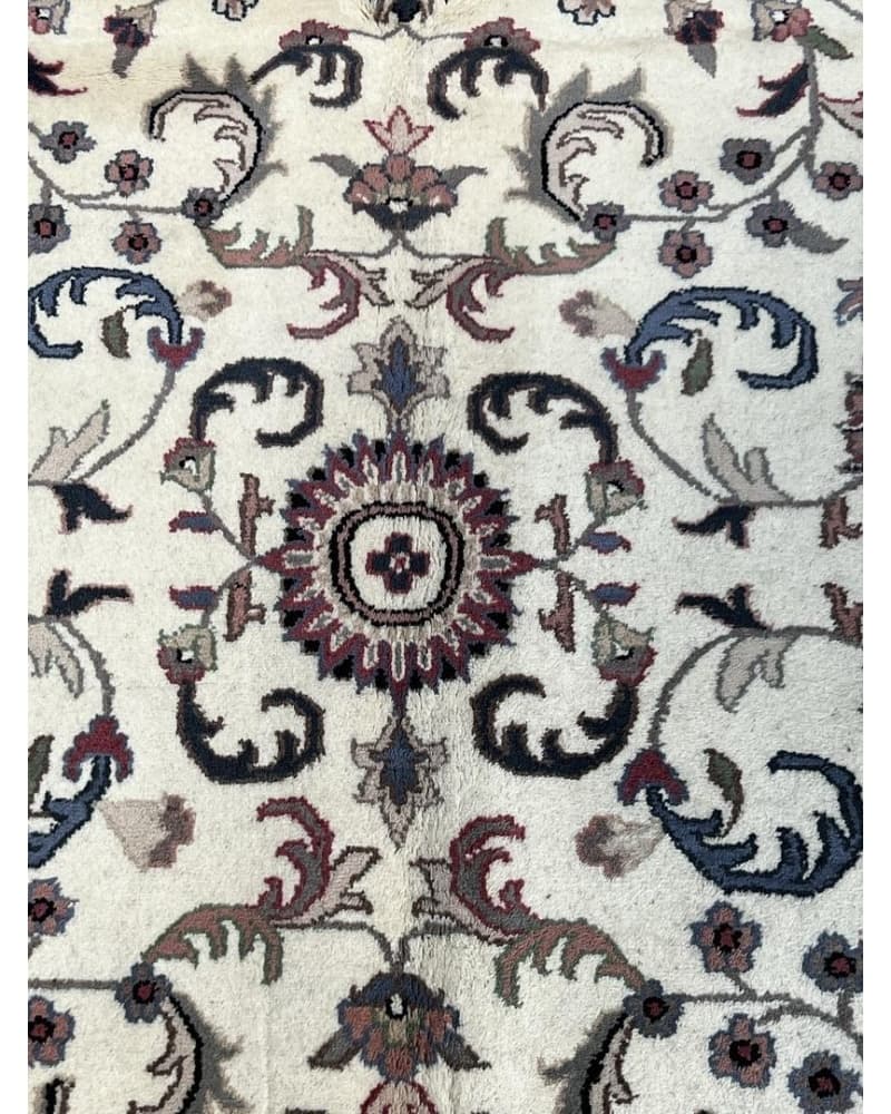 Kashan Wool view 3