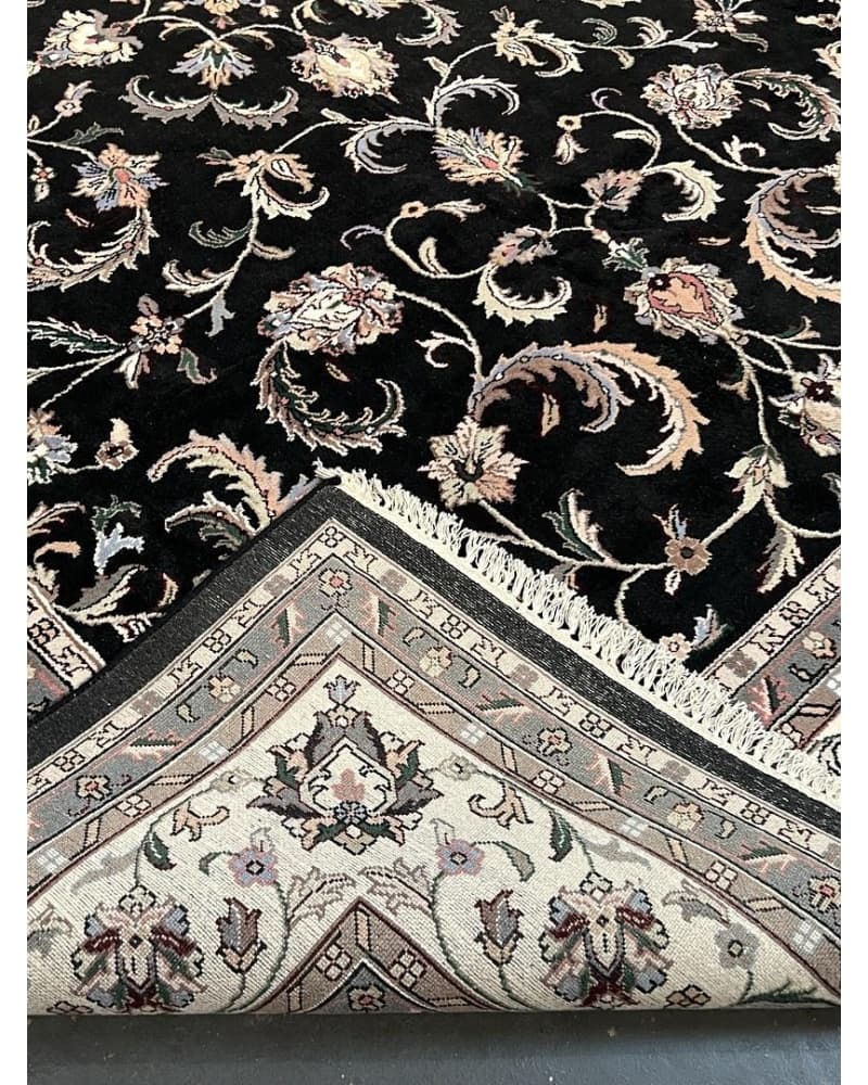 Kashan Wool view 4
