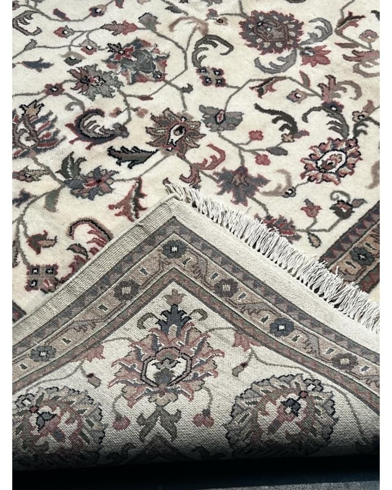 Kashan Wool view 4