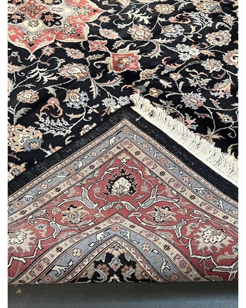 Kashan Wool view 4