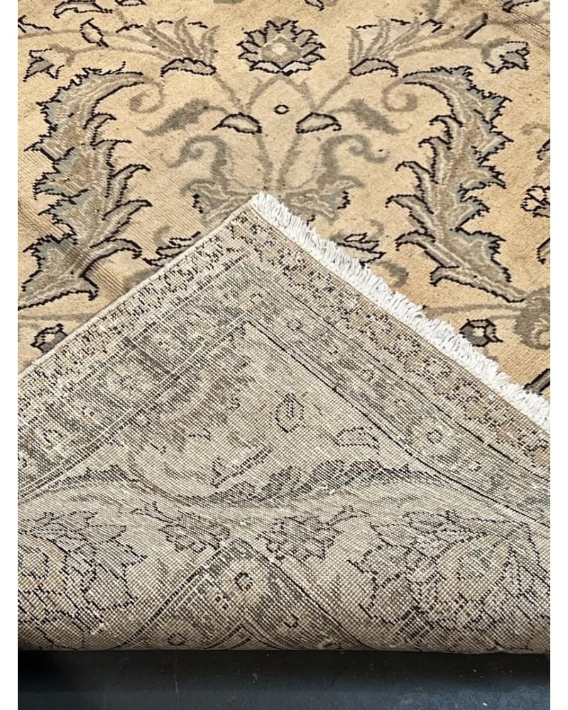 Old Tabriz Wool view 4