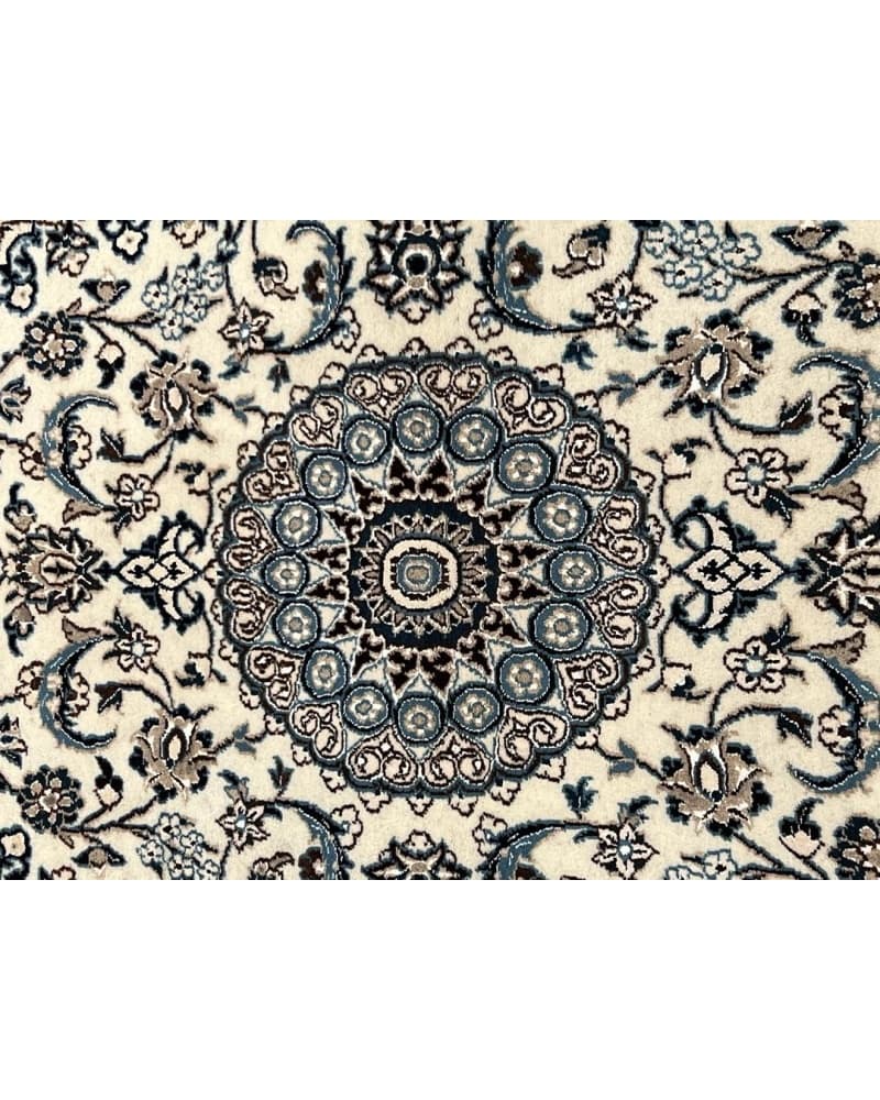 Nain Wool & Silk view 3