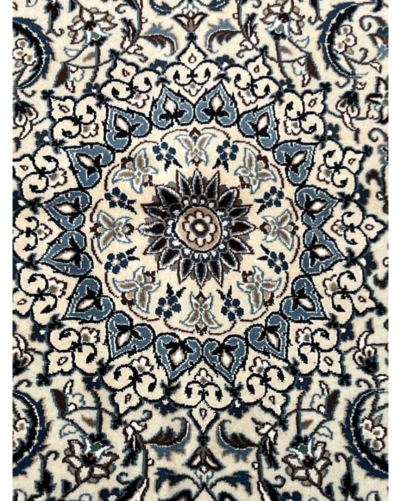 Nain Wool & Silk view 3