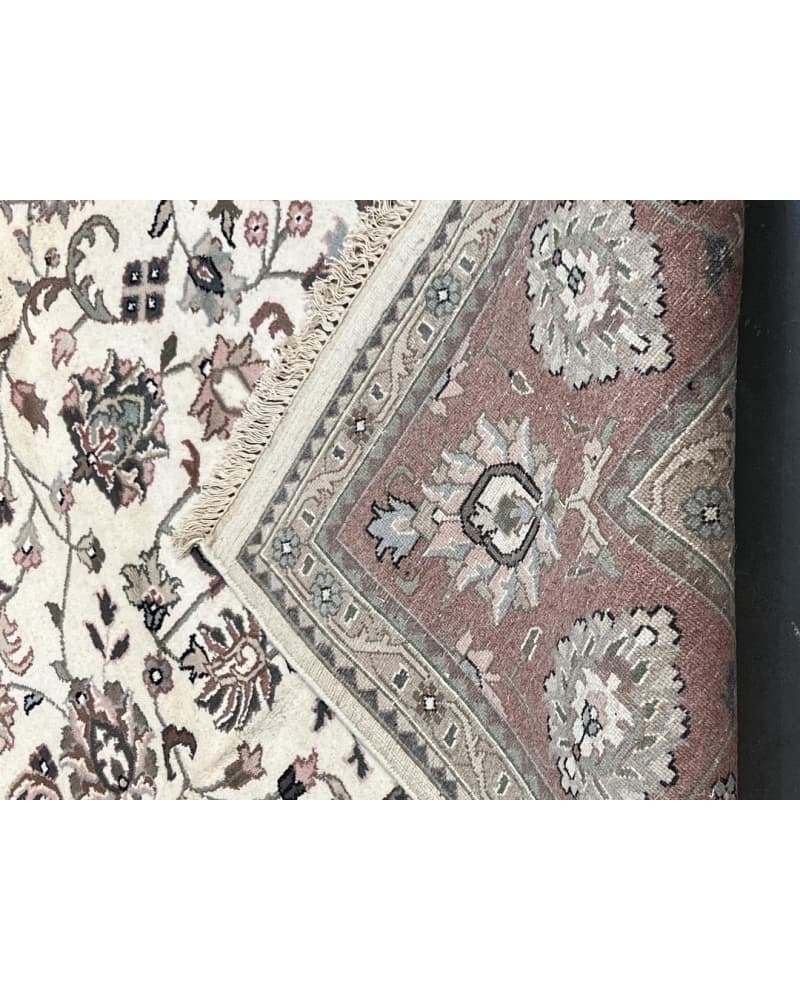 Kashan Wool view 4