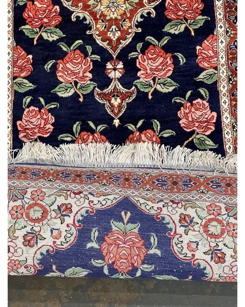 Qum Silk view 4