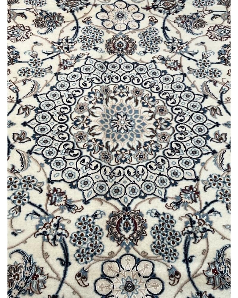 Nain Wool & Silk view 3