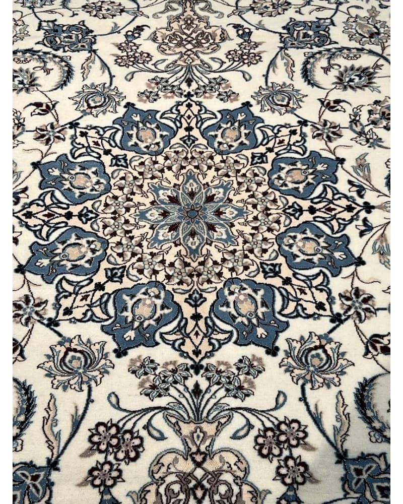 Nain Wool & Silk view 3