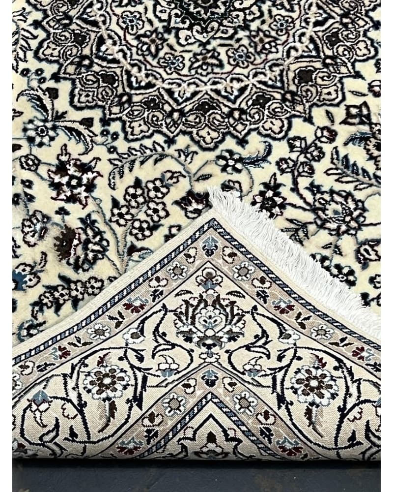 Nain Wool & Silk view 4